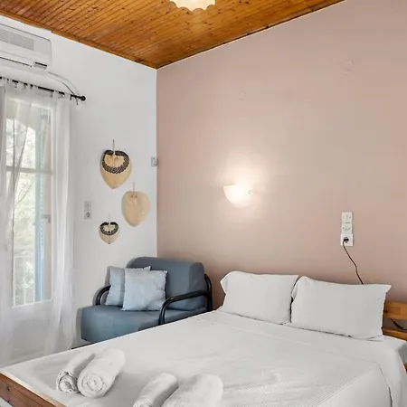 Oceanis Konukevi Mikros Gialos