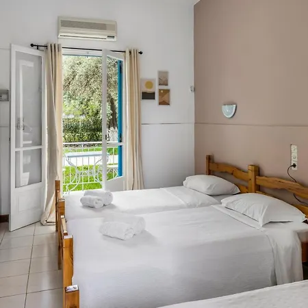 Oceanis 3* Mikros Gialos